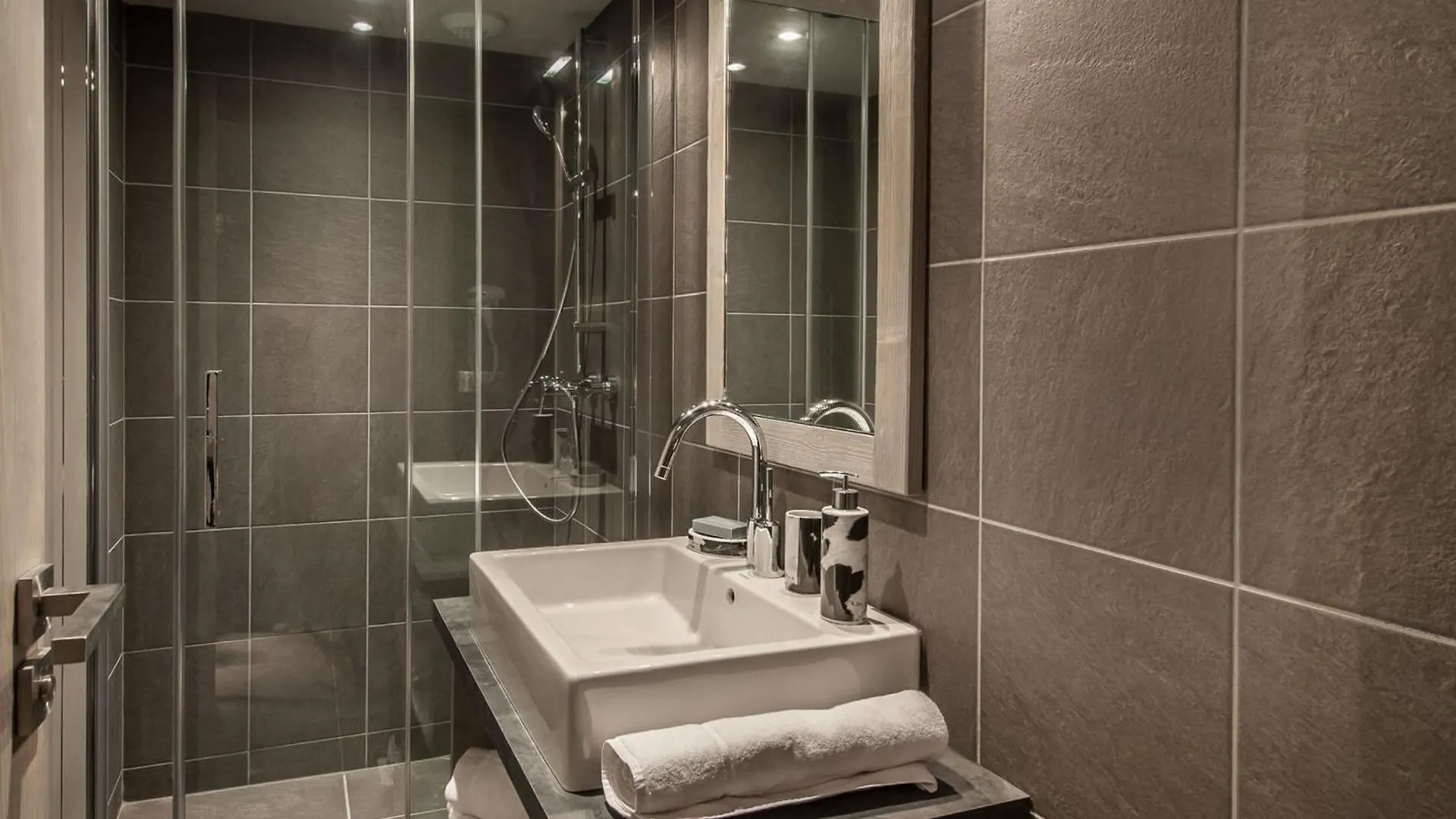Appartement Raffine A Courchevel Moriond, 4 Etoiles, Pres Des Remontees Mecaniques - Fr-1-563-99 Apartment
