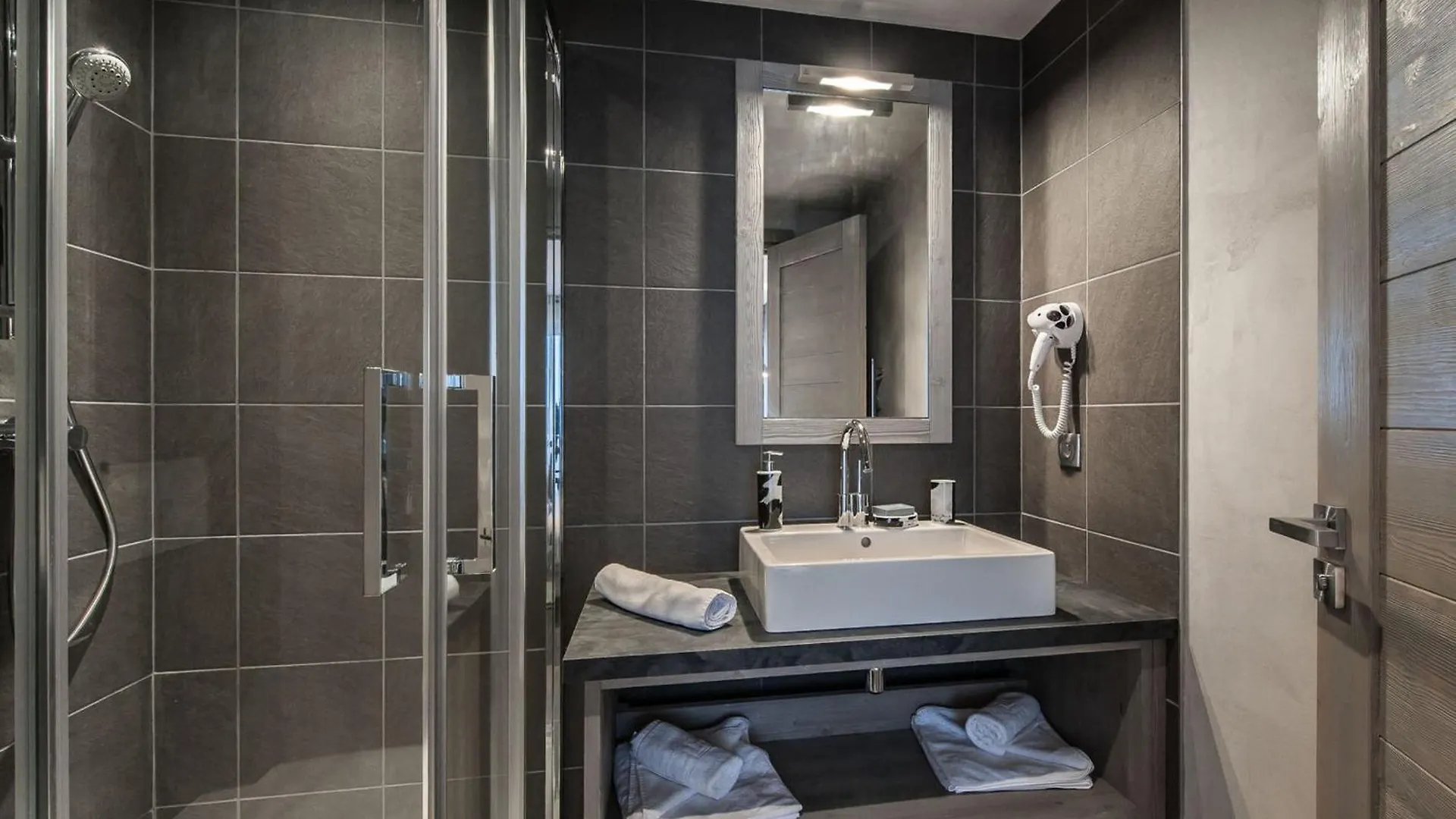 Apartment Appartement Raffine A Courchevel Moriond, 4 Etoiles, Pres Des Remontees Mecaniques - Fr-1-563-99 France