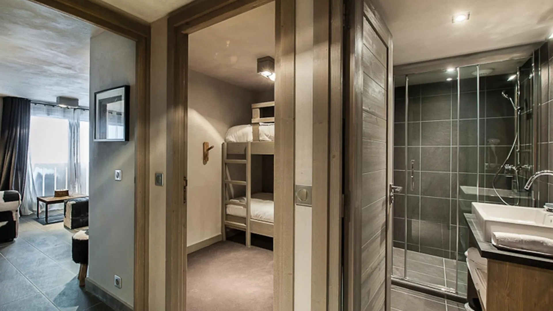 Appartement Raffine A Courchevel Moriond, 4 Etoiles, Pres Des Remontees Mecaniques - Fr-1-563-99 0*,  Francja