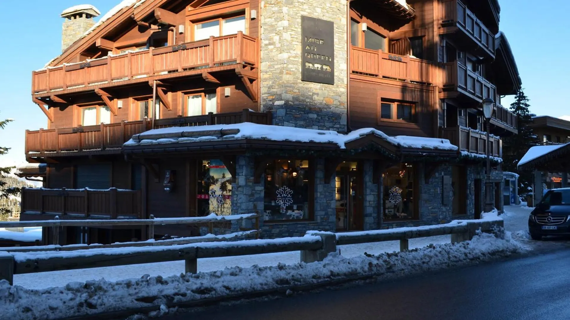 Appartement Raffine A Courchevel Moriond, 4 Etoiles, Pres Des Remontees Mecaniques - Fr-1-563-99 0*,